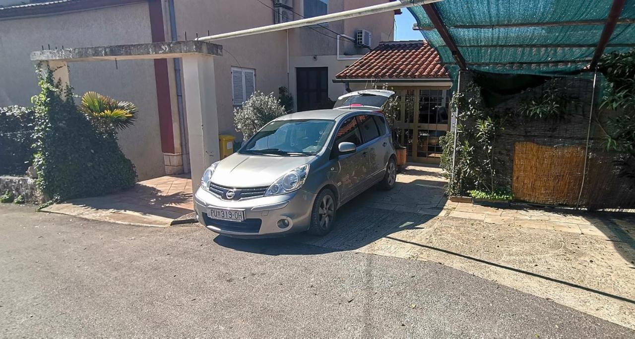 Apartments And Room Pergola Ρόβινι Εξωτερικό φωτογραφία