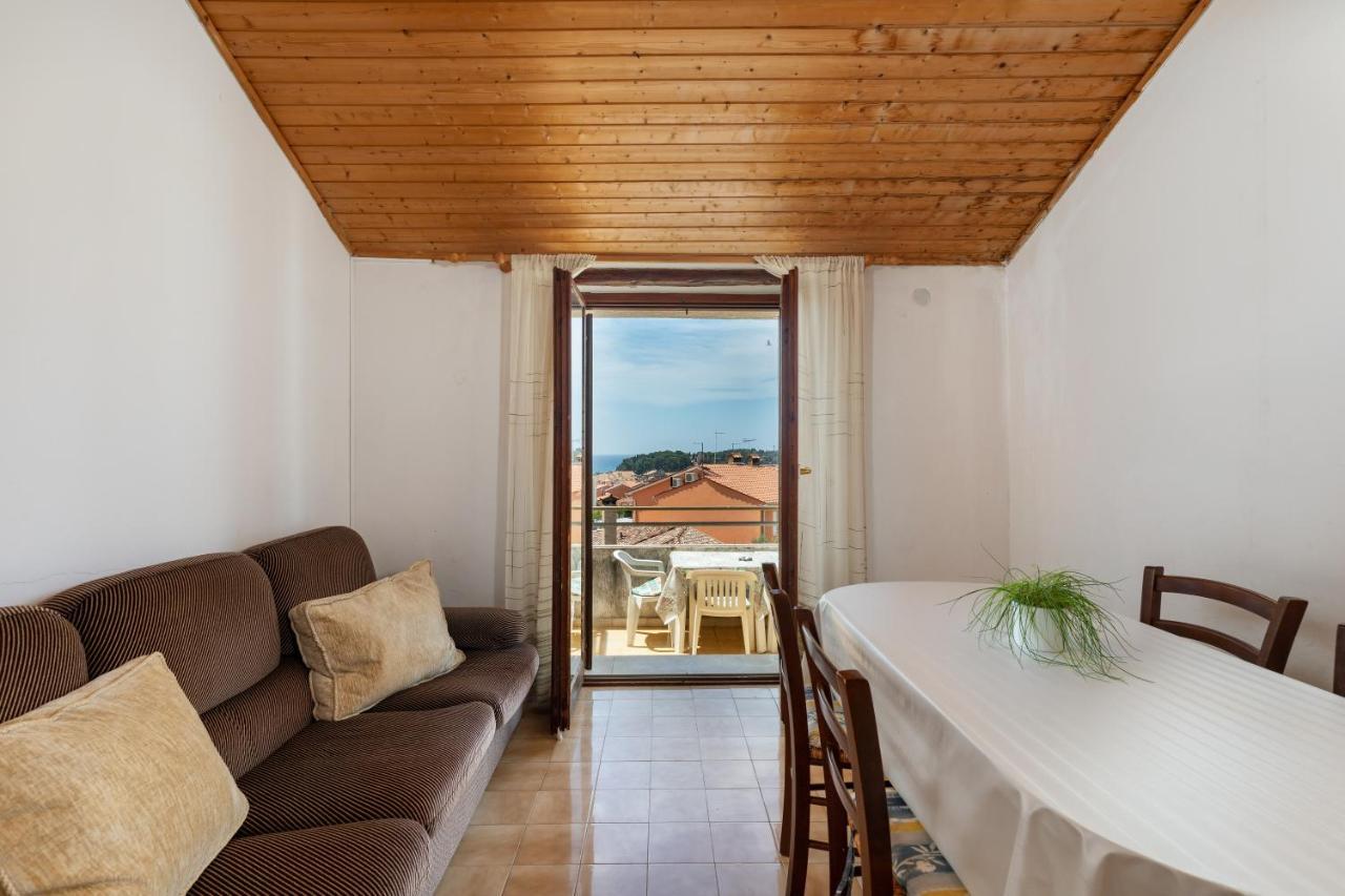 Apartments And Room Pergola Ρόβινι Εξωτερικό φωτογραφία