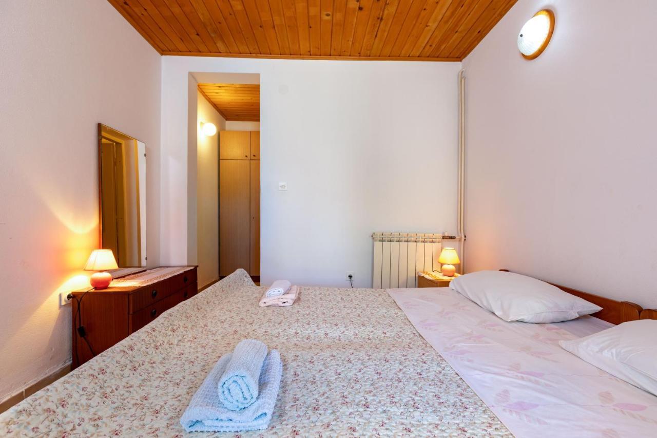 Apartments And Room Pergola Ρόβινι Εξωτερικό φωτογραφία