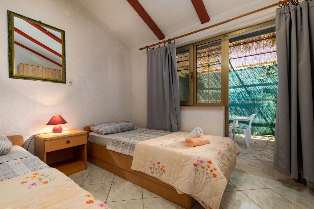 Apartments And Room Pergola Ρόβινι Εξωτερικό φωτογραφία