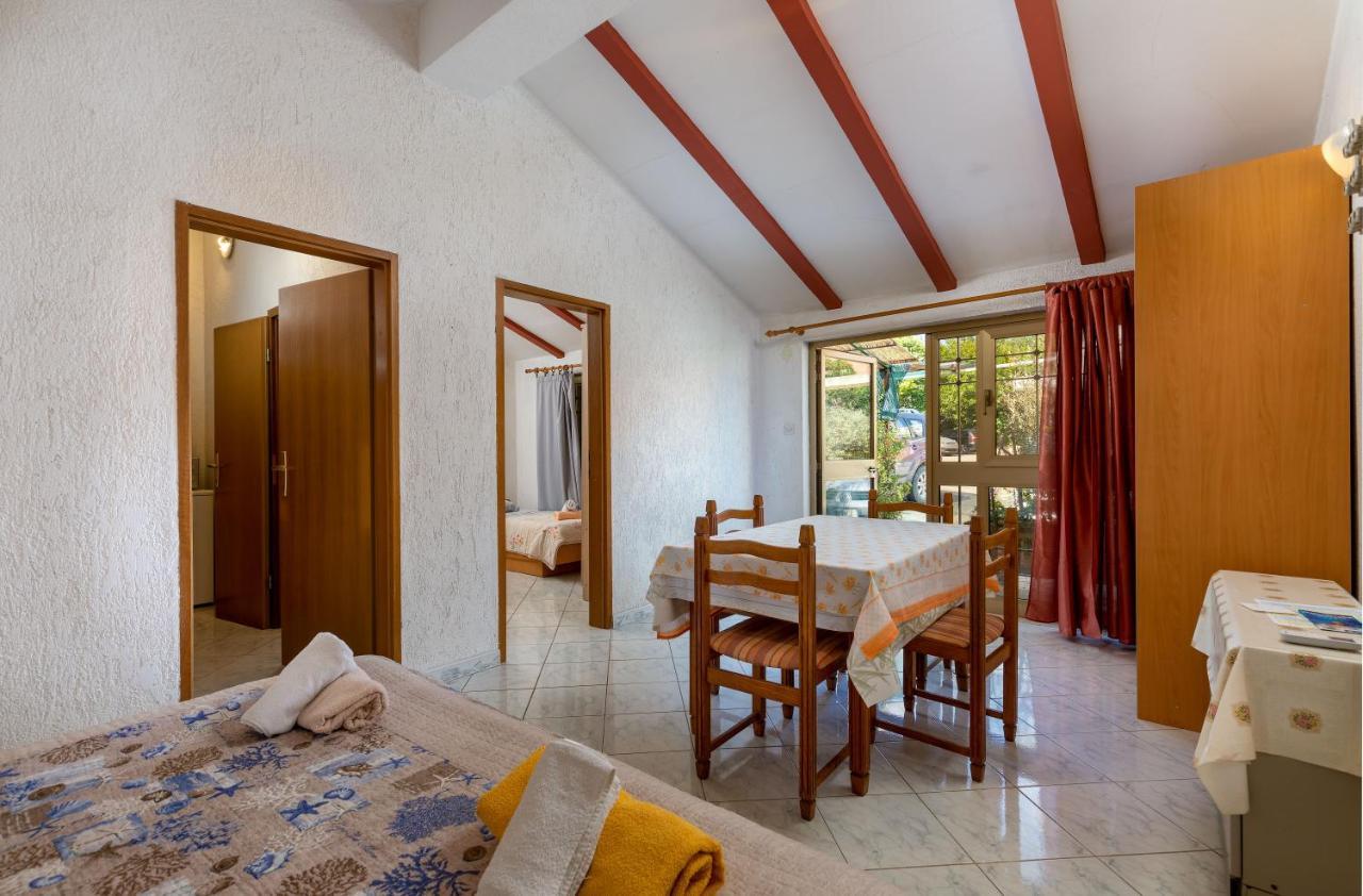 Apartments And Room Pergola Ρόβινι Εξωτερικό φωτογραφία